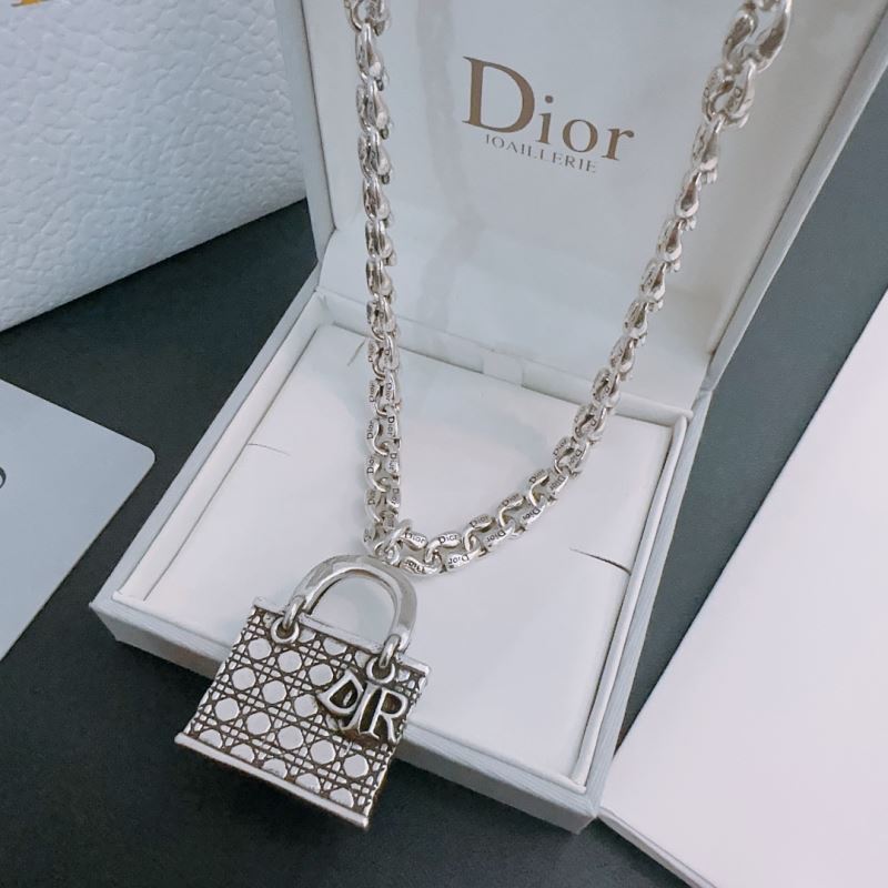 chr1st1an D10r necklaces